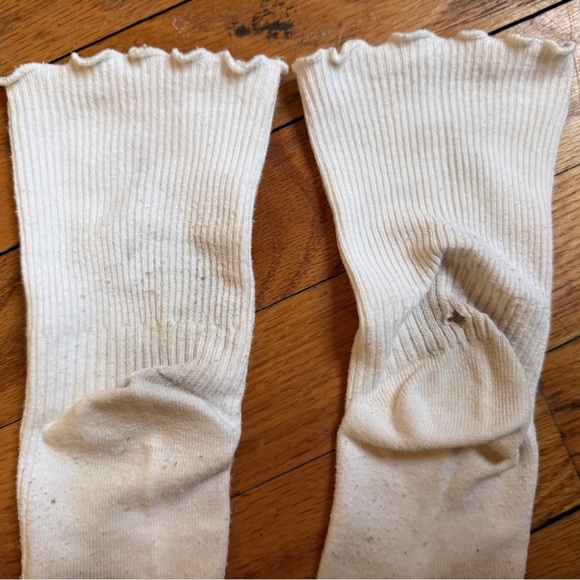 Well worn socks ruffle - Picture 5 of 7